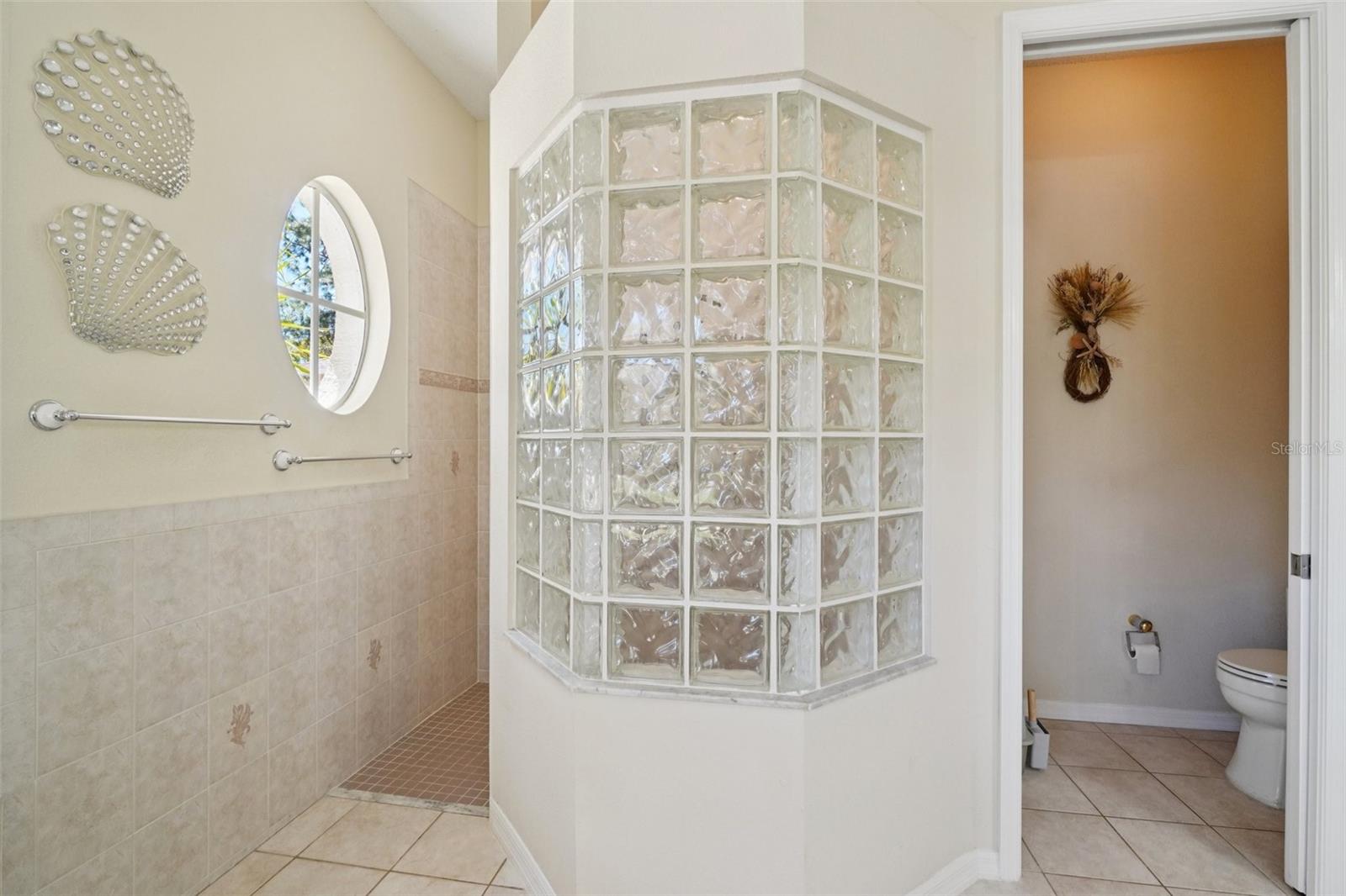 Listing photo id 21 for 13176 Cooper Road