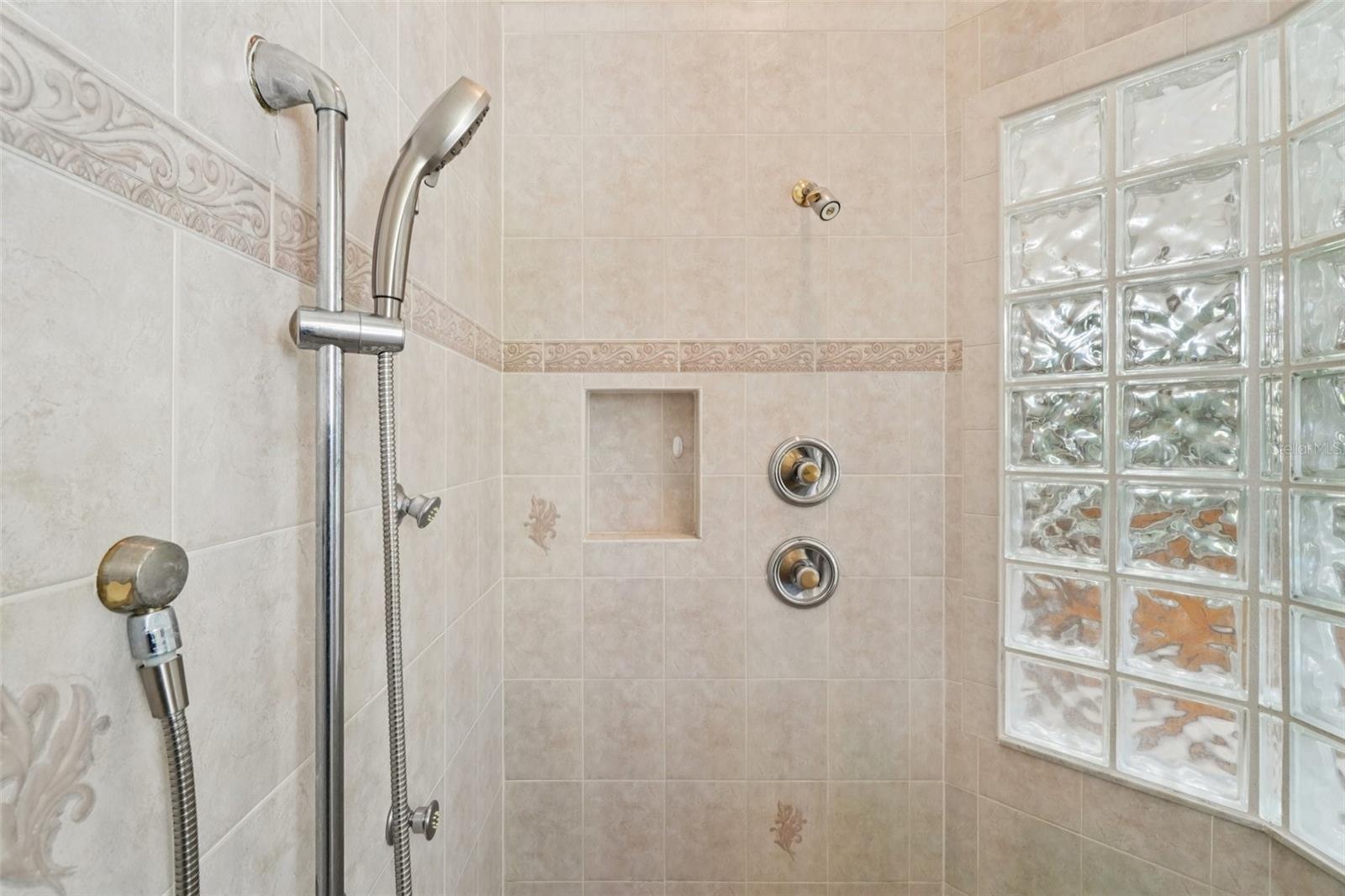 Listing photo id 22 for 13176 Cooper Road