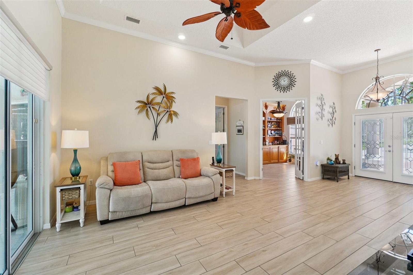 Listing photo id 4 for 13176 Cooper Road