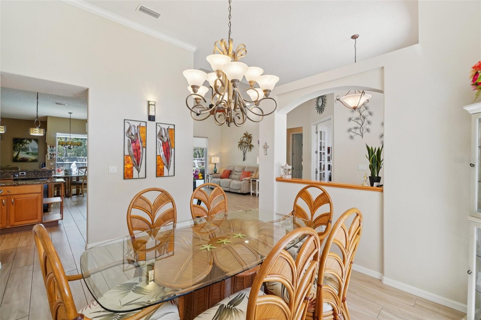 Listing photo id 6 for 13176 Cooper Road