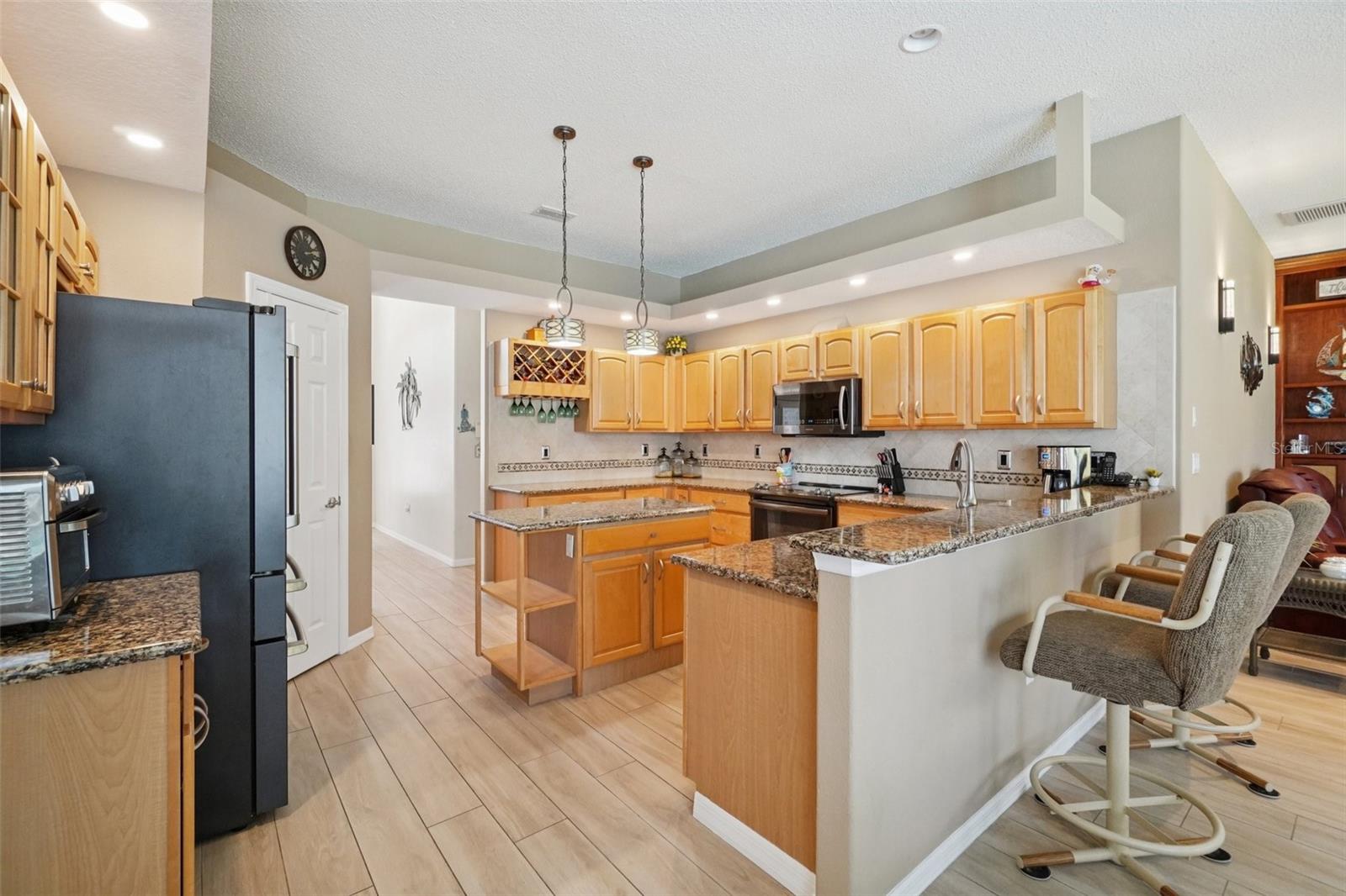 Listing photo id 7 for 13176 Cooper Road