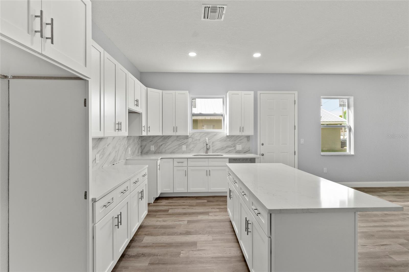 Image 3 of 16 For 3707 20th Street E