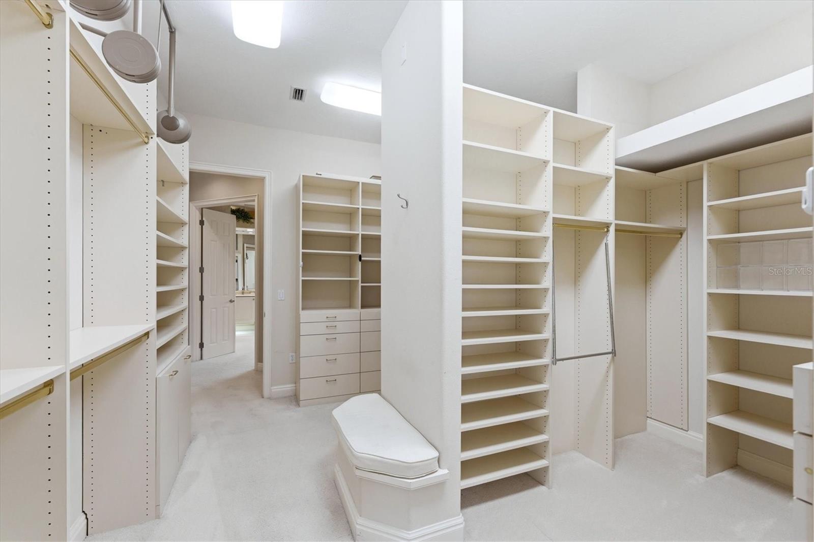 Image 34 of 57 For 8112 Collingwood Court