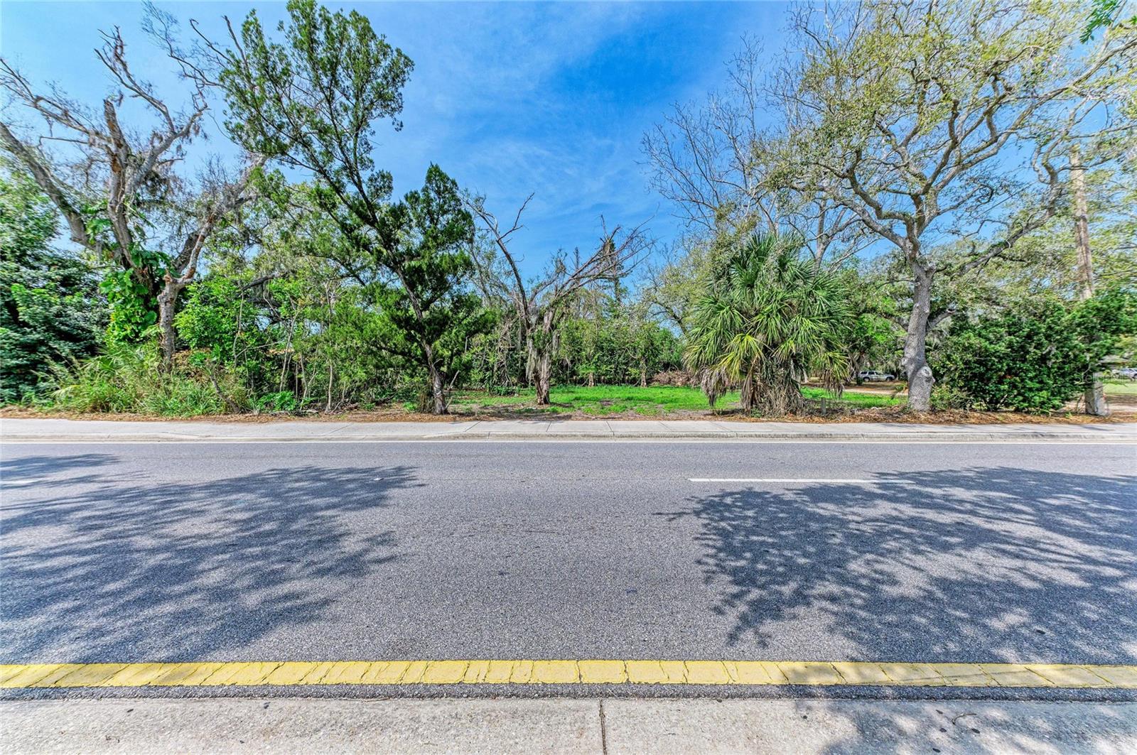 Image 3 of 8 For 820 Beneva Road