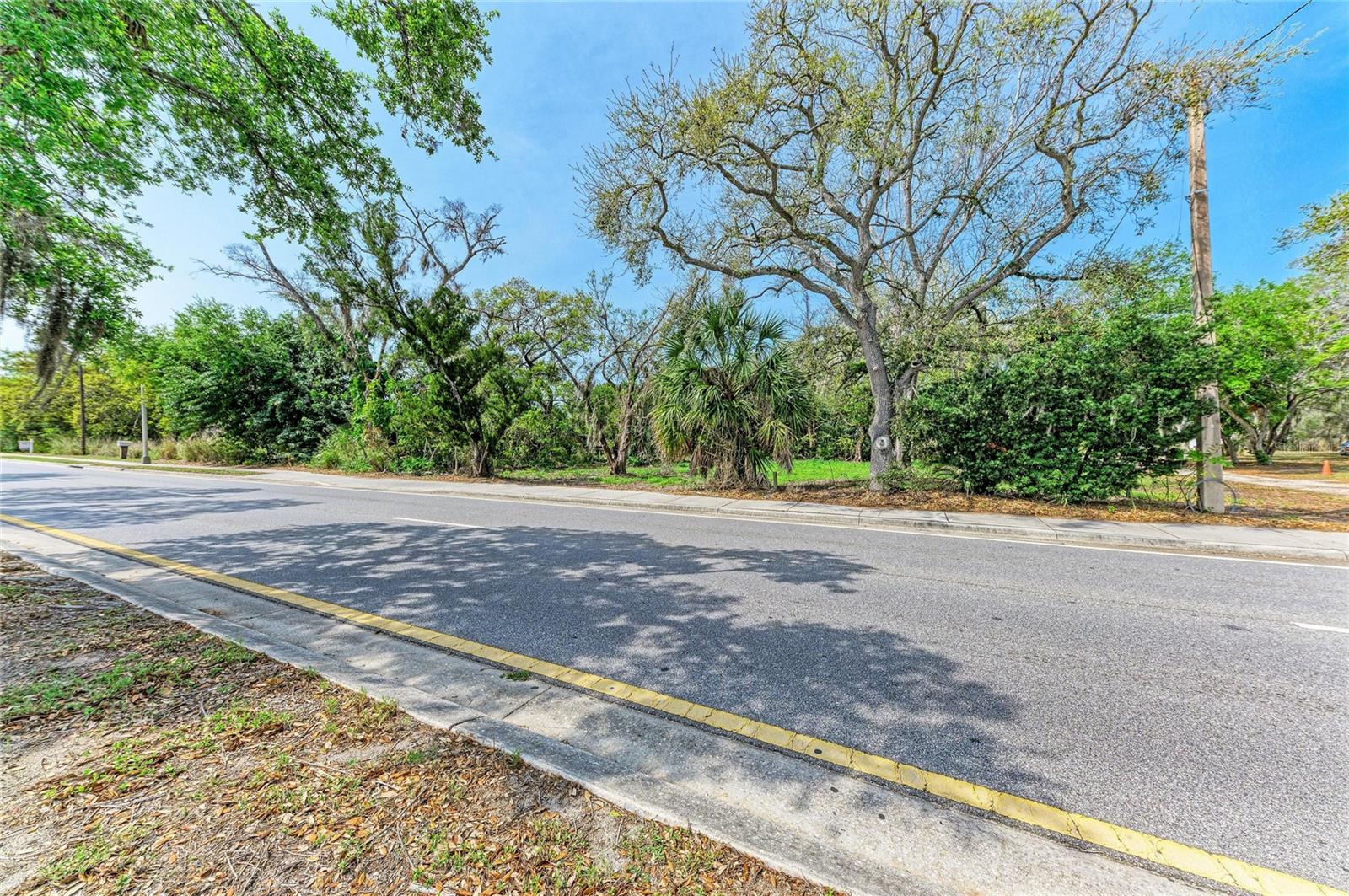 Image 4 of 8 For 820 Beneva Road