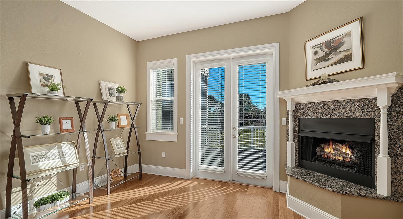 Image 18 of 55 For 925 Bayshore Drive