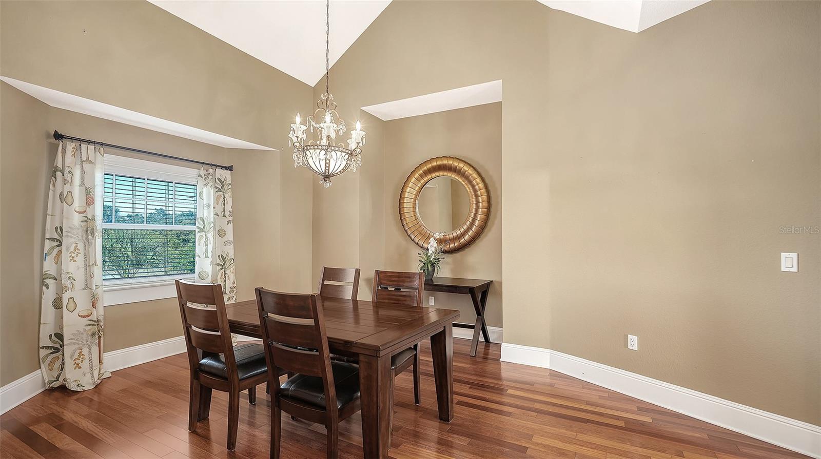 Image 24 of 55 For 925 Bayshore Drive