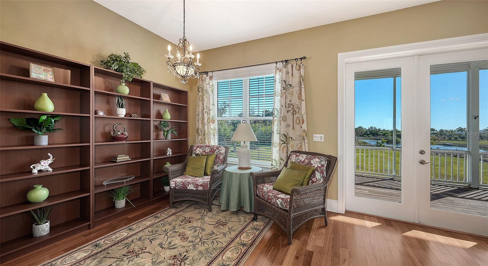 Image 27 of 55 For 925 Bayshore Drive