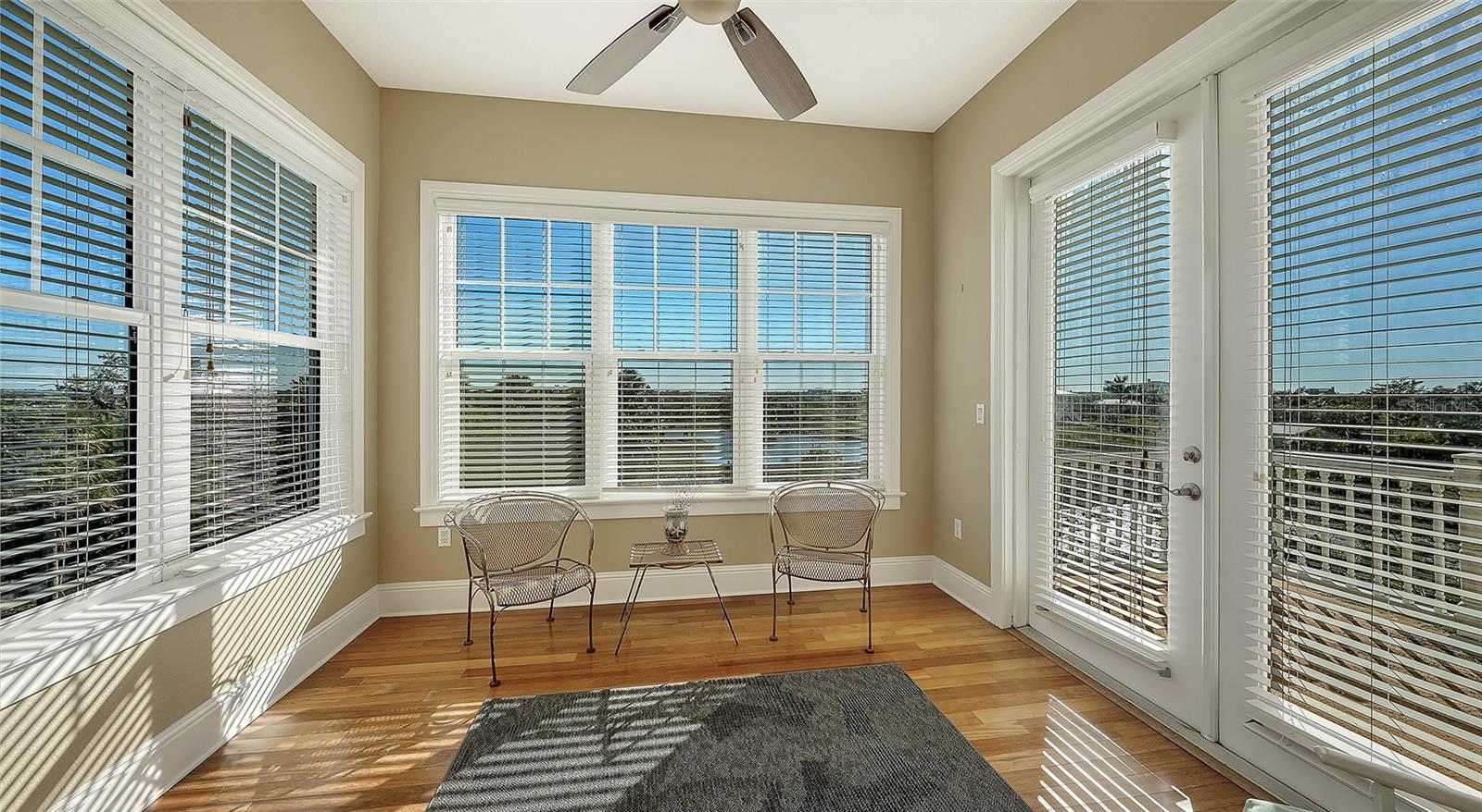 Image 38 of 55 For 925 Bayshore Drive