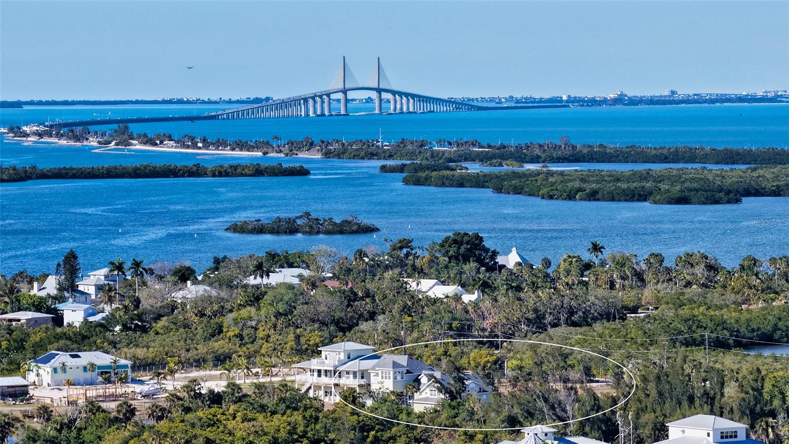 Image 4 of 55 For 925 Bayshore Drive