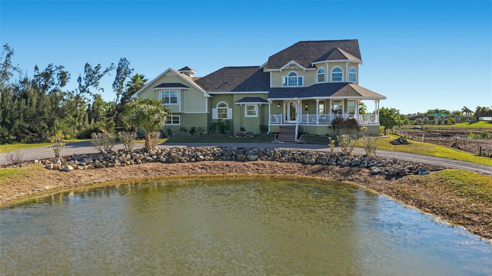 Image 9 of 55 For 925 Bayshore Drive