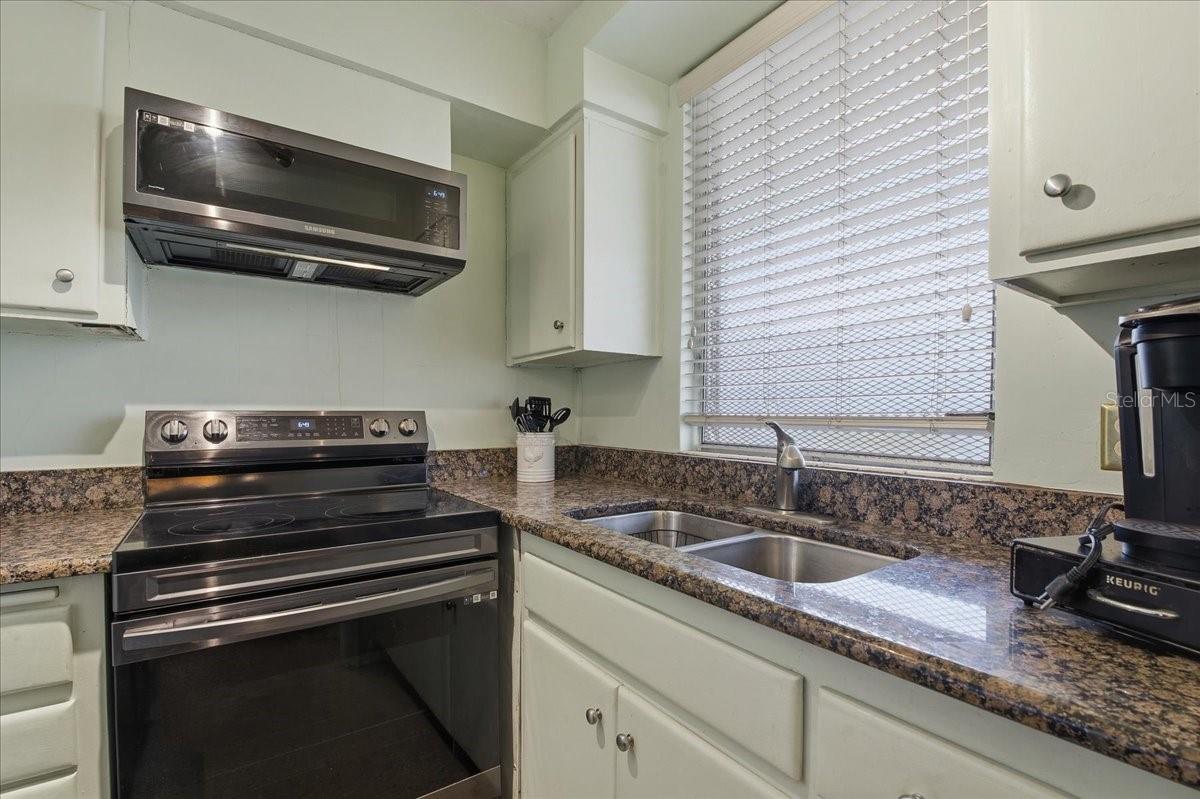 Image 18 of 52 For 200 Betty Lane 1c