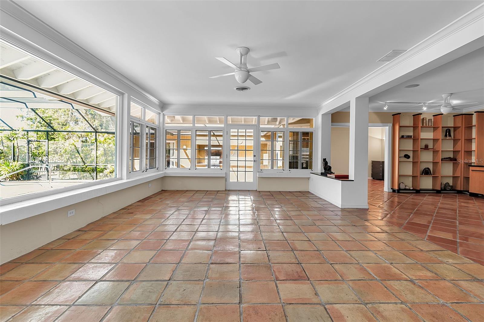 Image 18 of 64 For 1714 South Drive