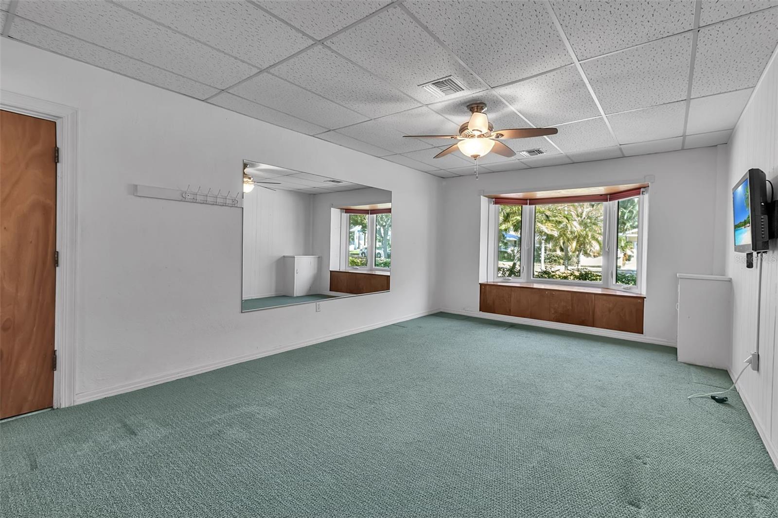 Image 31 of 64 For 1714 South Drive