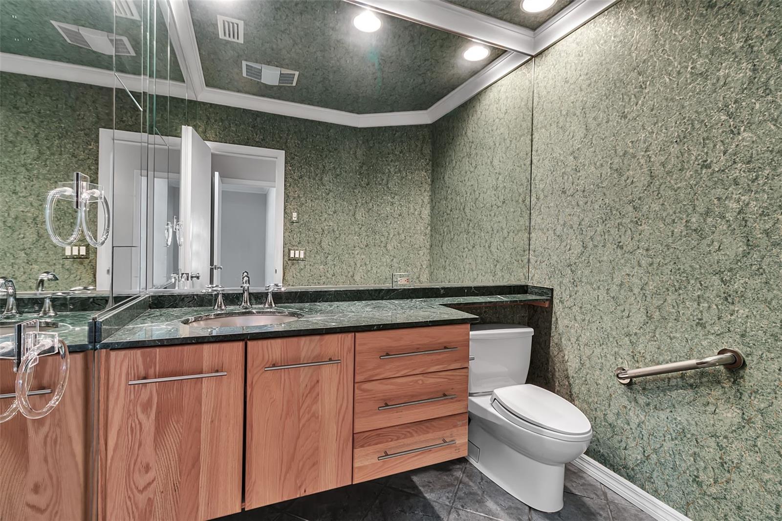 Image 38 of 64 For 1714 South Drive