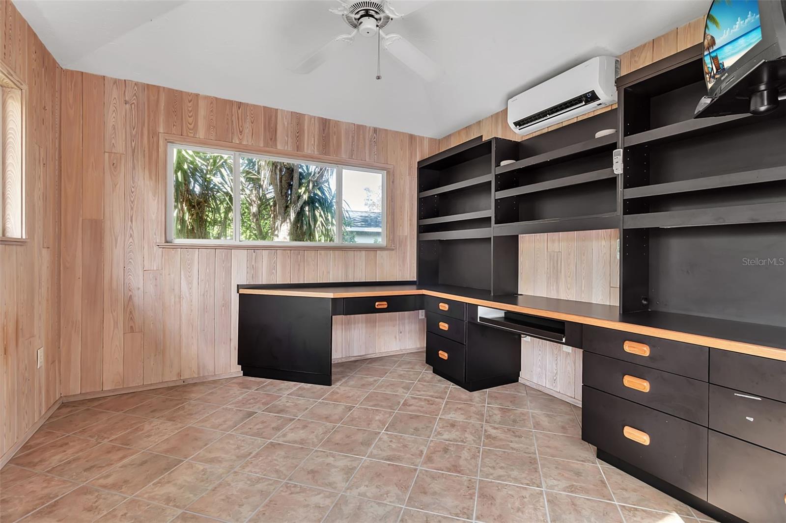 Image 43 of 64 For 1714 South Drive