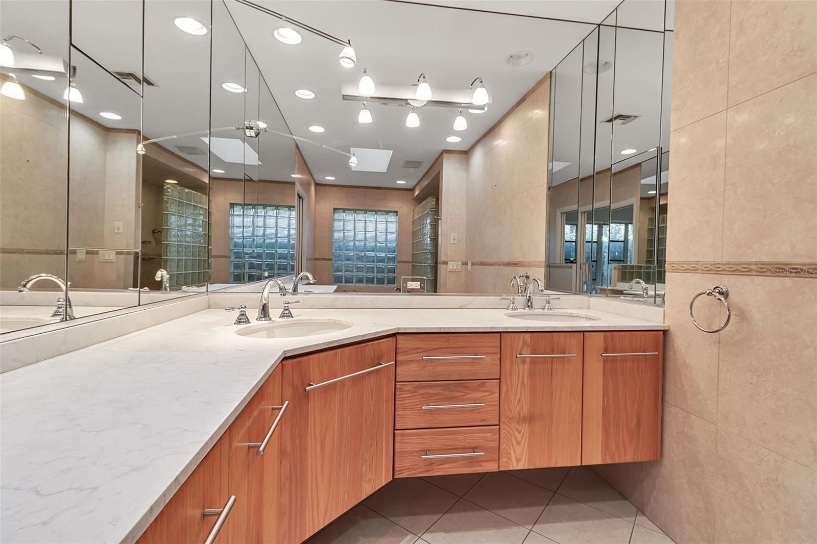 Image 45 of 64 For 1714 South Drive