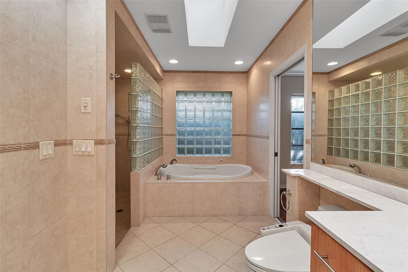 Image 46 of 64 For 1714 South Drive