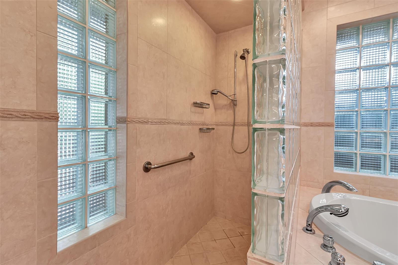 Image 47 of 64 For 1714 South Drive