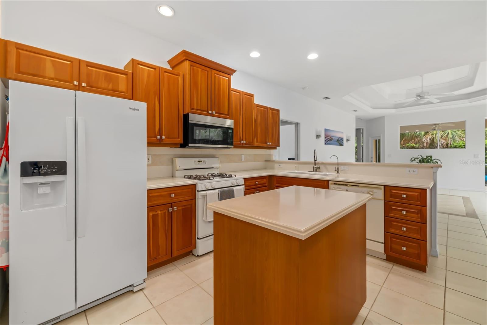 Image 18 of 79 For 7418 Monte Verde