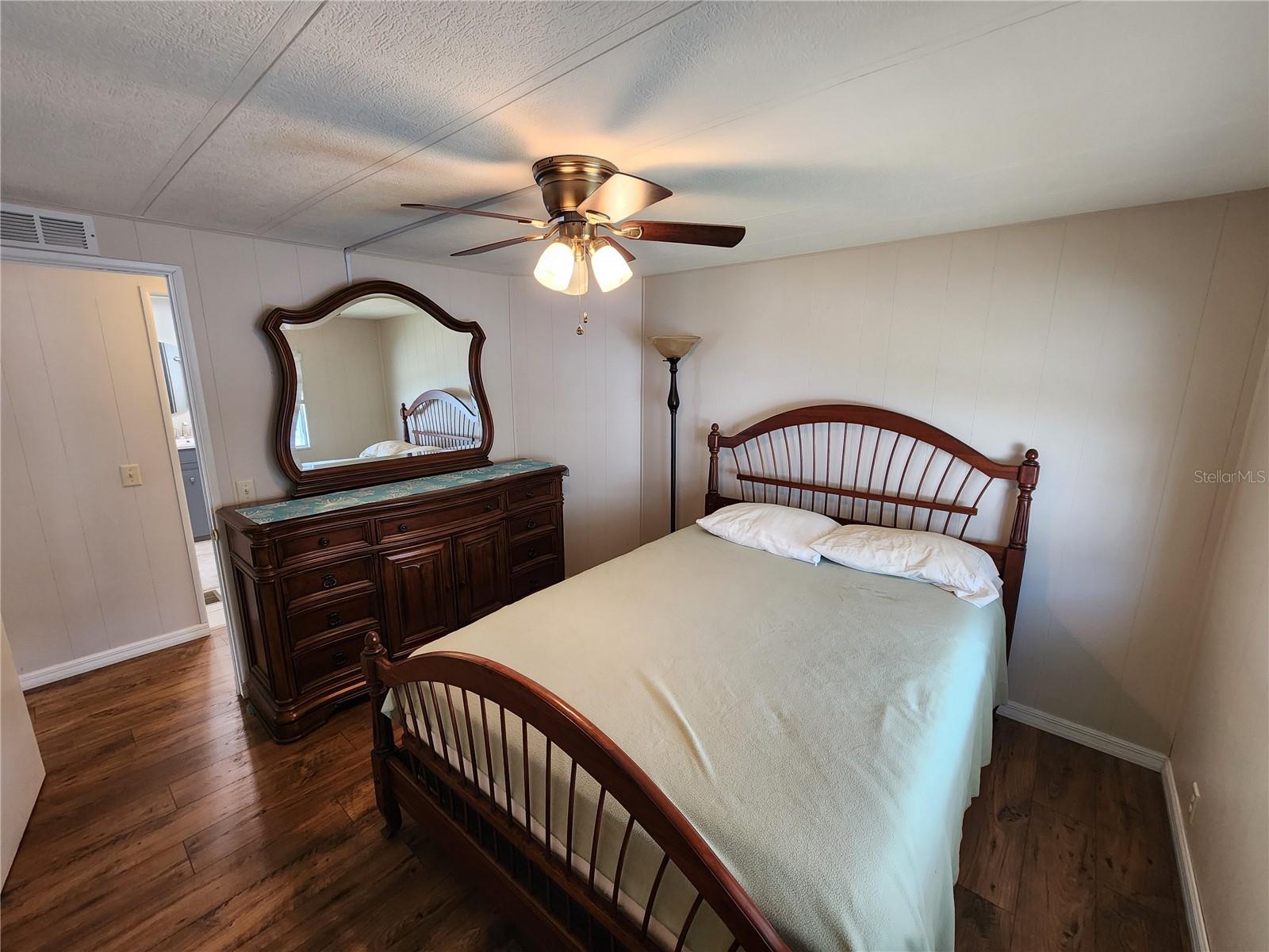 Image 15 of 33 For 808 53rd Avenue E 256