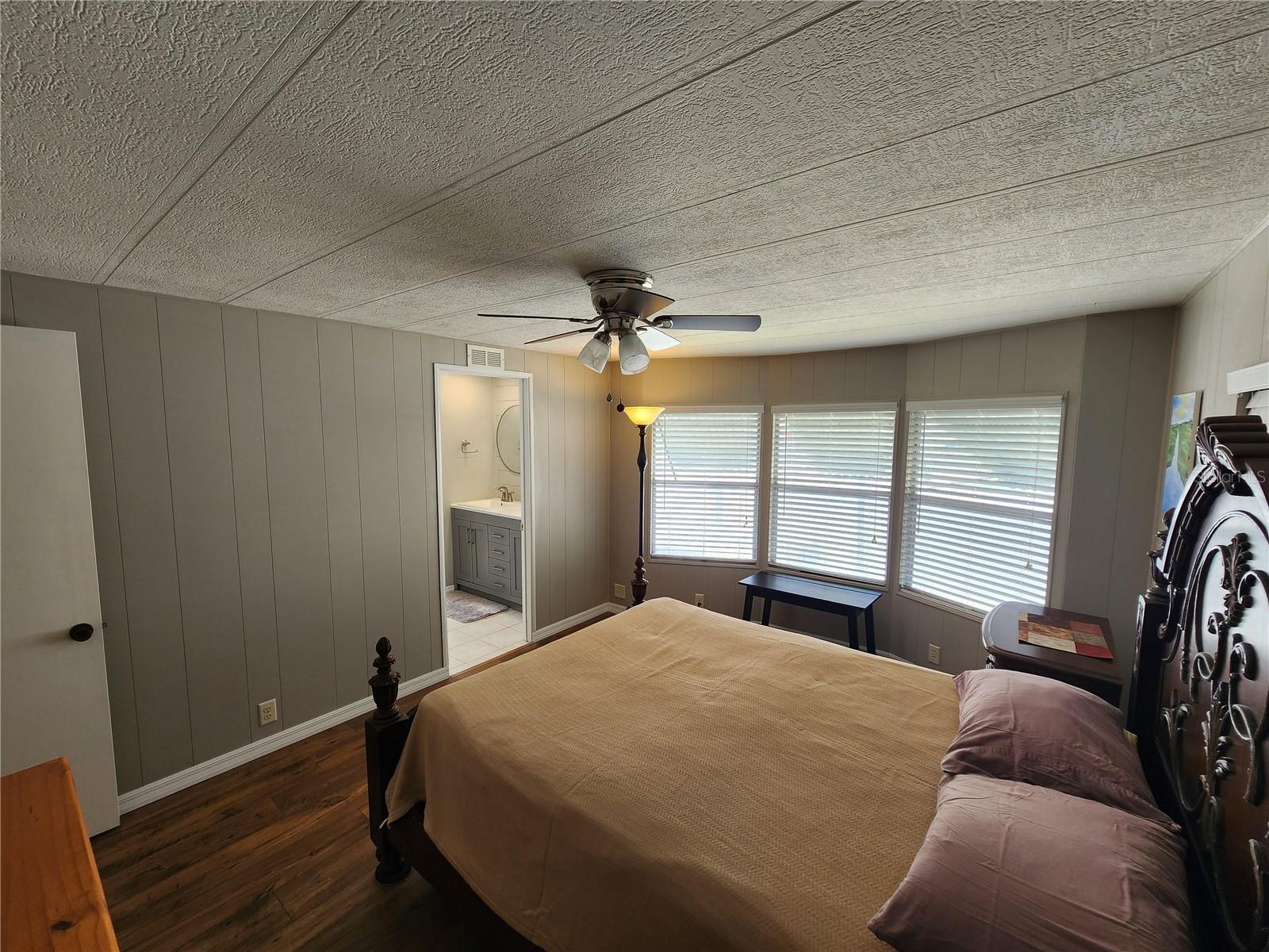 Image 19 of 33 For 808 53rd Avenue E 256