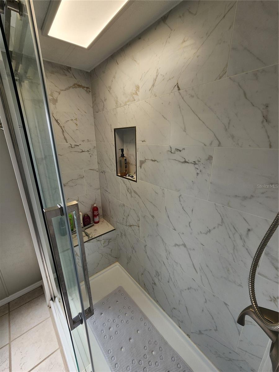 Image 23 of 33 For 808 53rd Avenue E 256