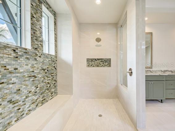 Image 15 of 17 For 7964 Mainsail Lane