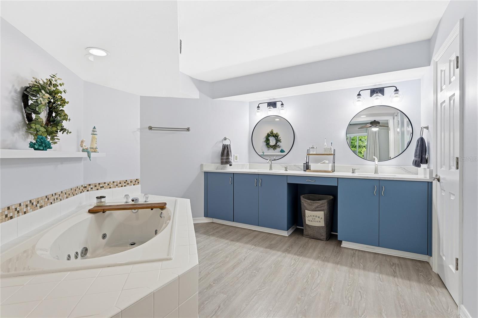 Image 17 of 57 For 120 Tidy Island Boulevard 120