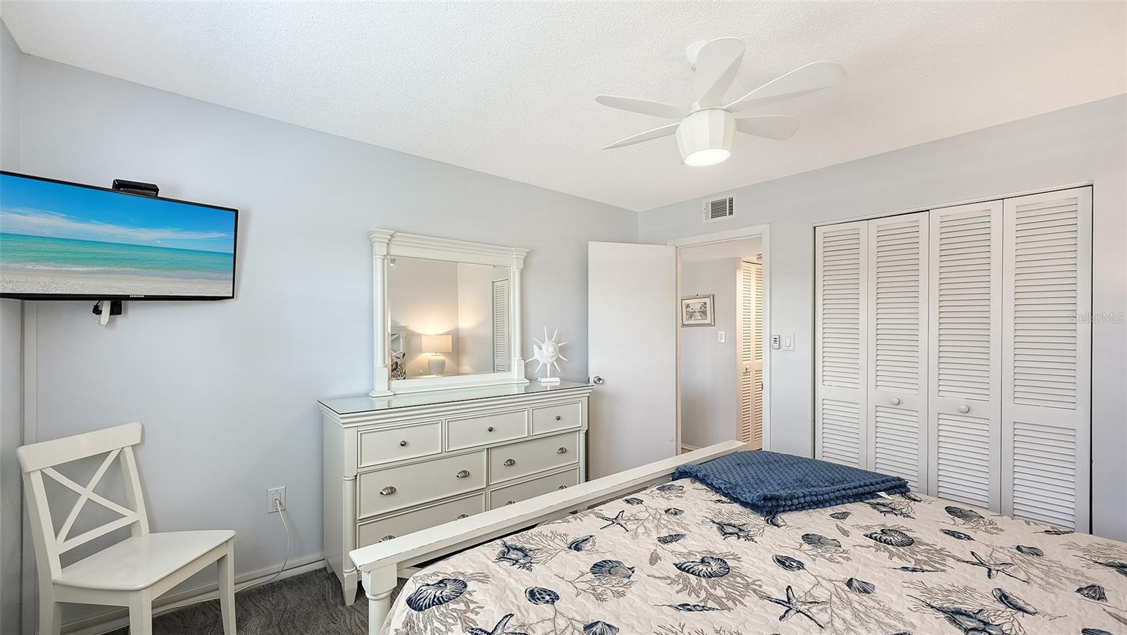 Image 13 of 28 For 901 Beach Road 205