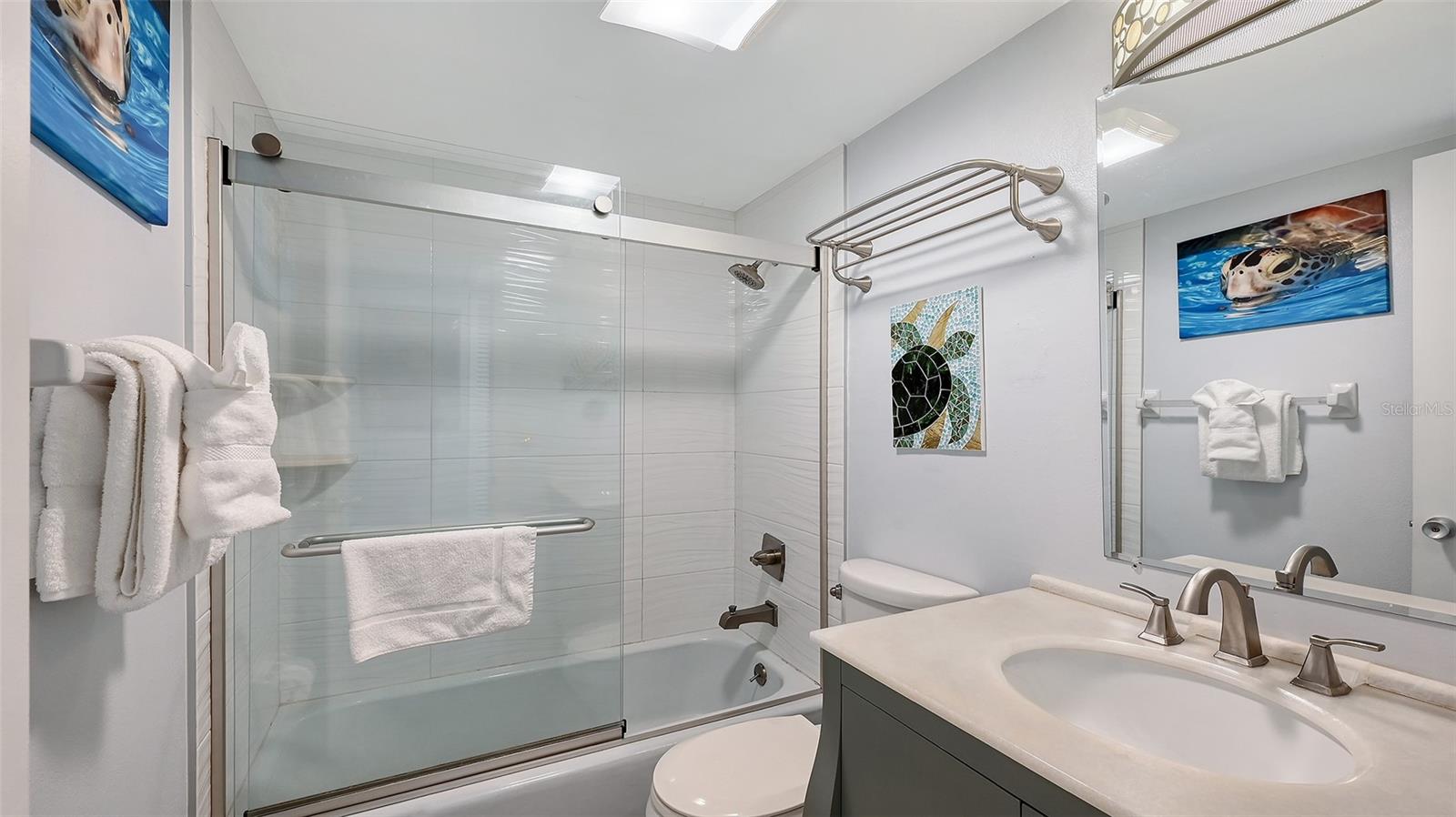 Image 14 of 28 For 901 Beach Road 205