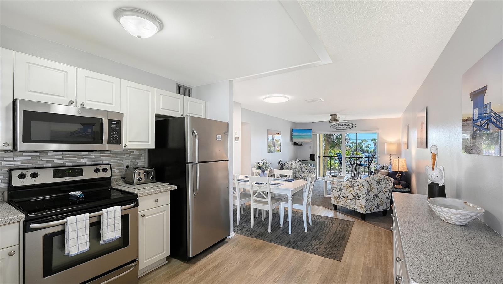 Image 9 of 28 For 901 Beach Road 205