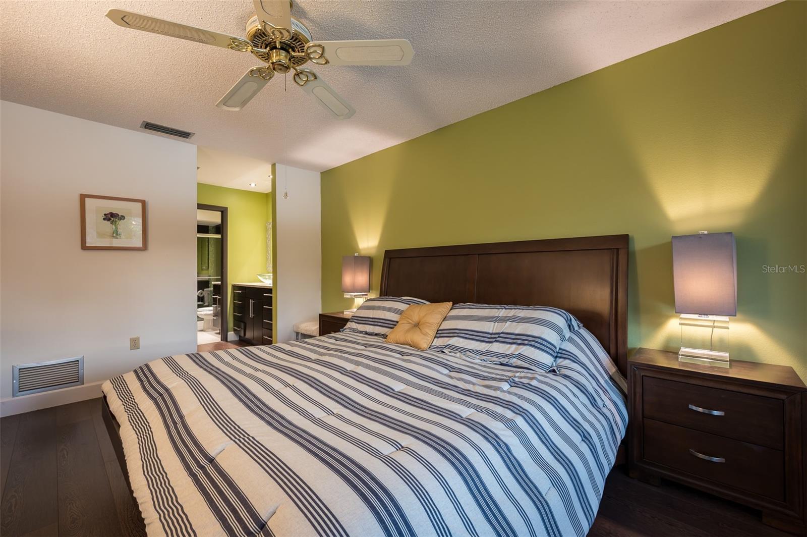 Image 21 of 29 For 3195 Windrush Bourne  36