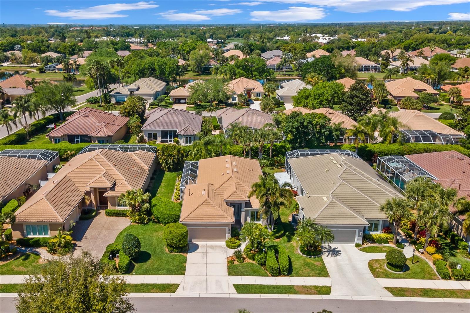 Image 5 of 80 For 9743 53rd Drive E