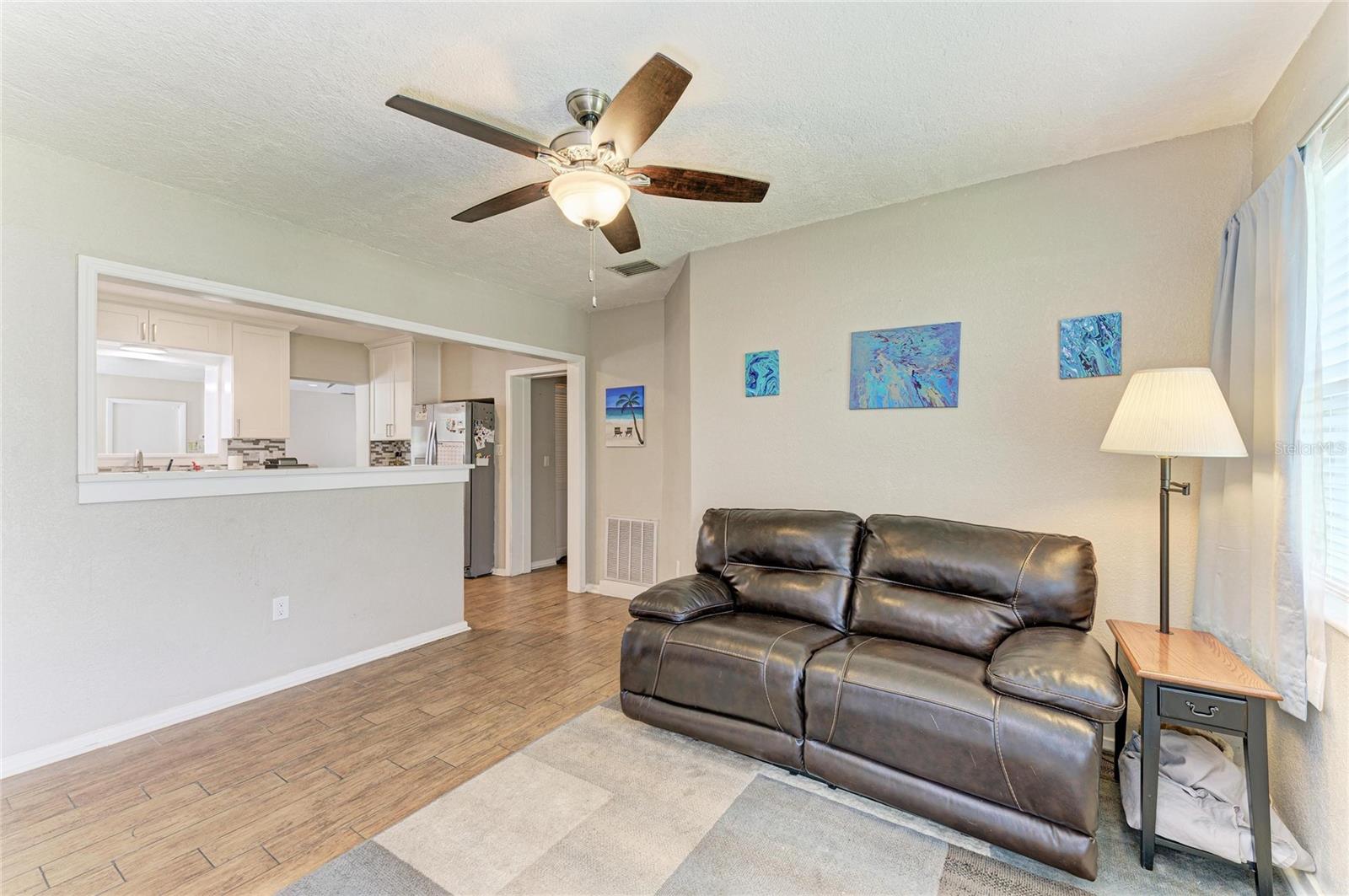 Image 16 of 48 For 1601 9th Street W