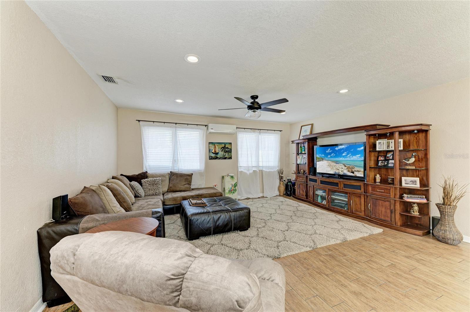 Image 24 of 48 For 1601 9th Street W