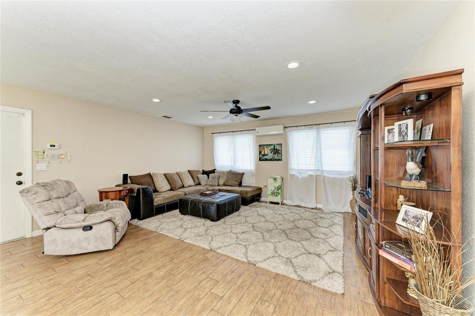 Image 25 of 48 For 1601 9th Street W