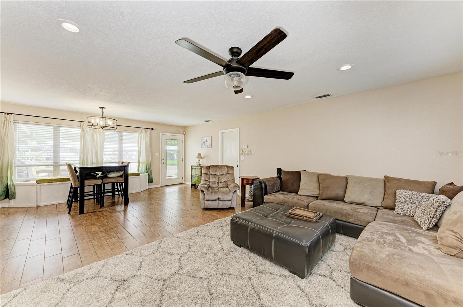 Image 26 of 48 For 1601 9th Street W