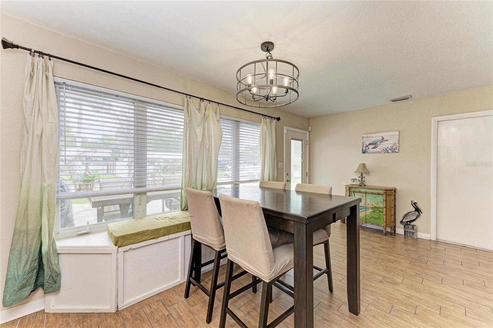 Image 27 of 48 For 1601 9th Street W