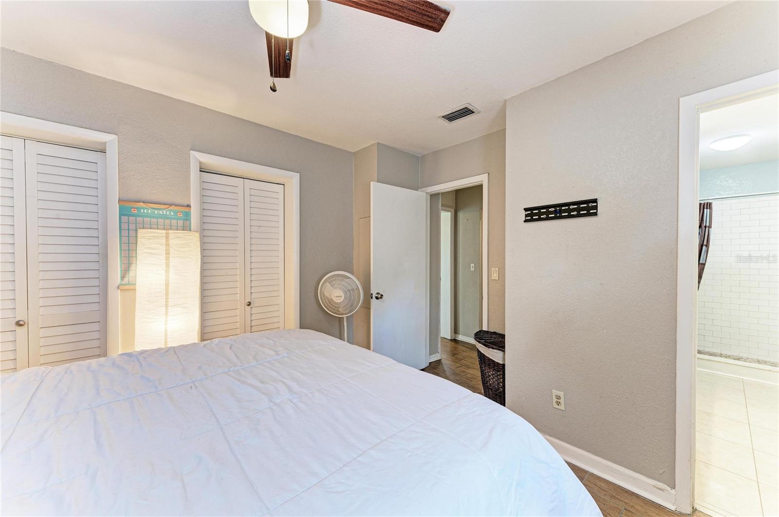 Image 31 of 48 For 1601 9th Street W