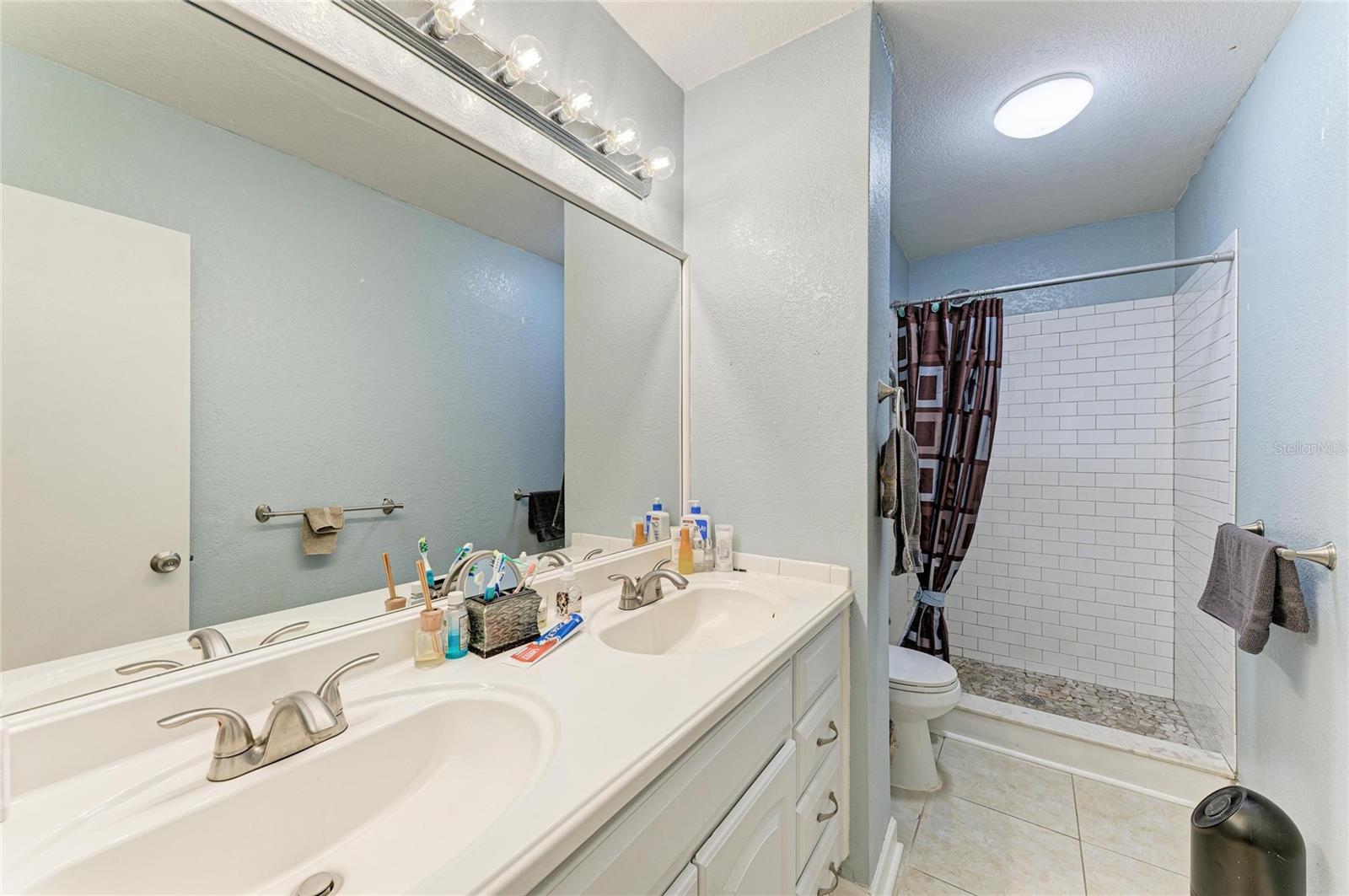 Image 32 of 48 For 1601 9th Street W