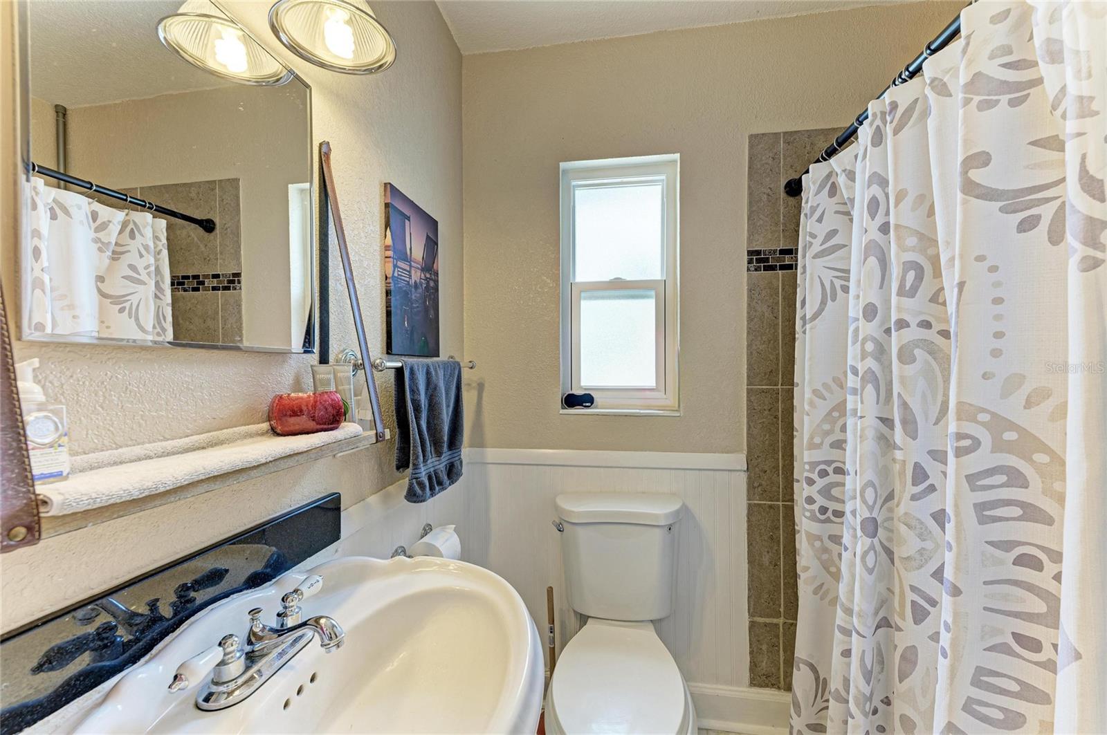 Image 37 of 48 For 1601 9th Street W