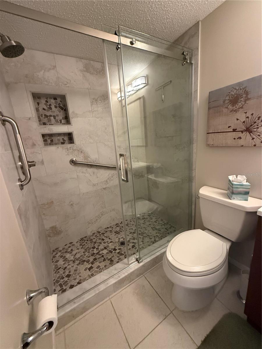 Image 19 of 50 For 3176 Lake Bayshore Drive 319