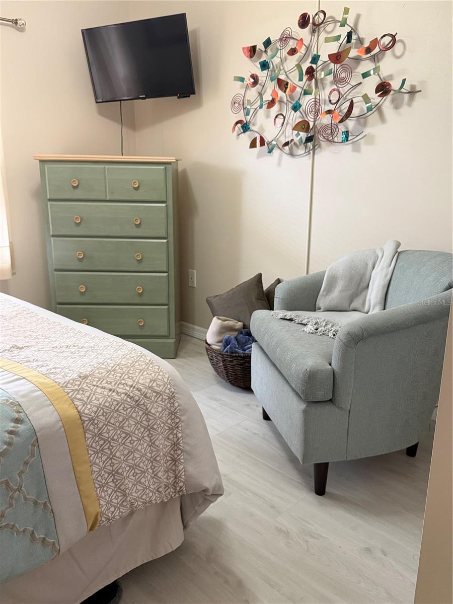 Image 22 of 50 For 3176 Lake Bayshore Drive 319