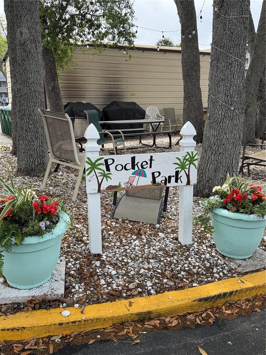 Image 36 of 50 For 3176 Lake Bayshore Drive 319