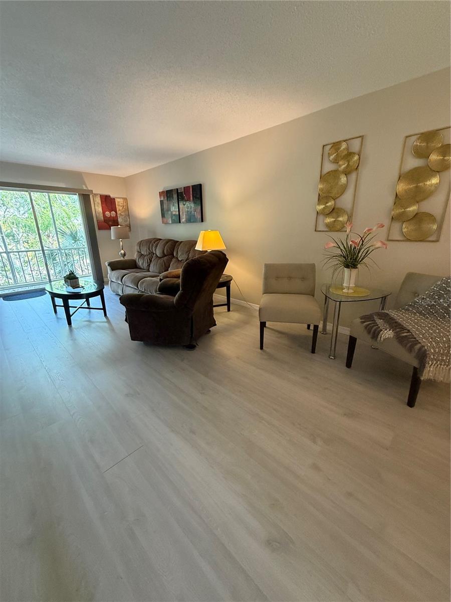 Image 5 of 50 For 3176 Lake Bayshore Drive 319