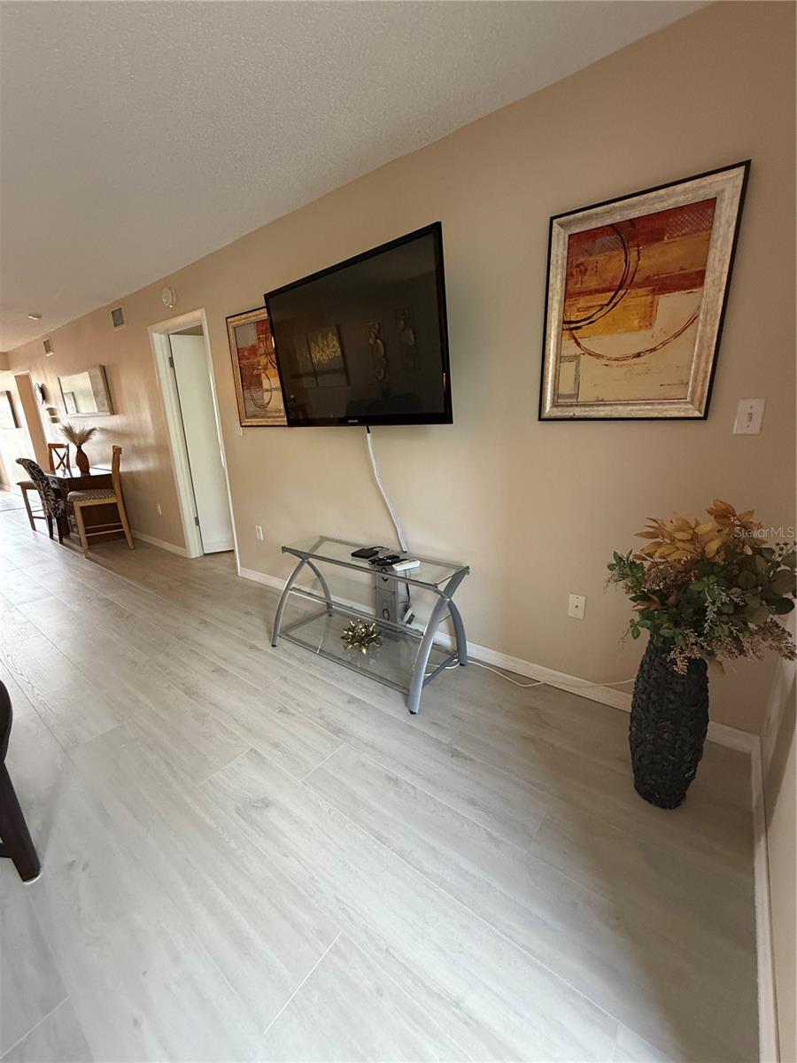 Image 8 of 50 For 3176 Lake Bayshore Drive 319