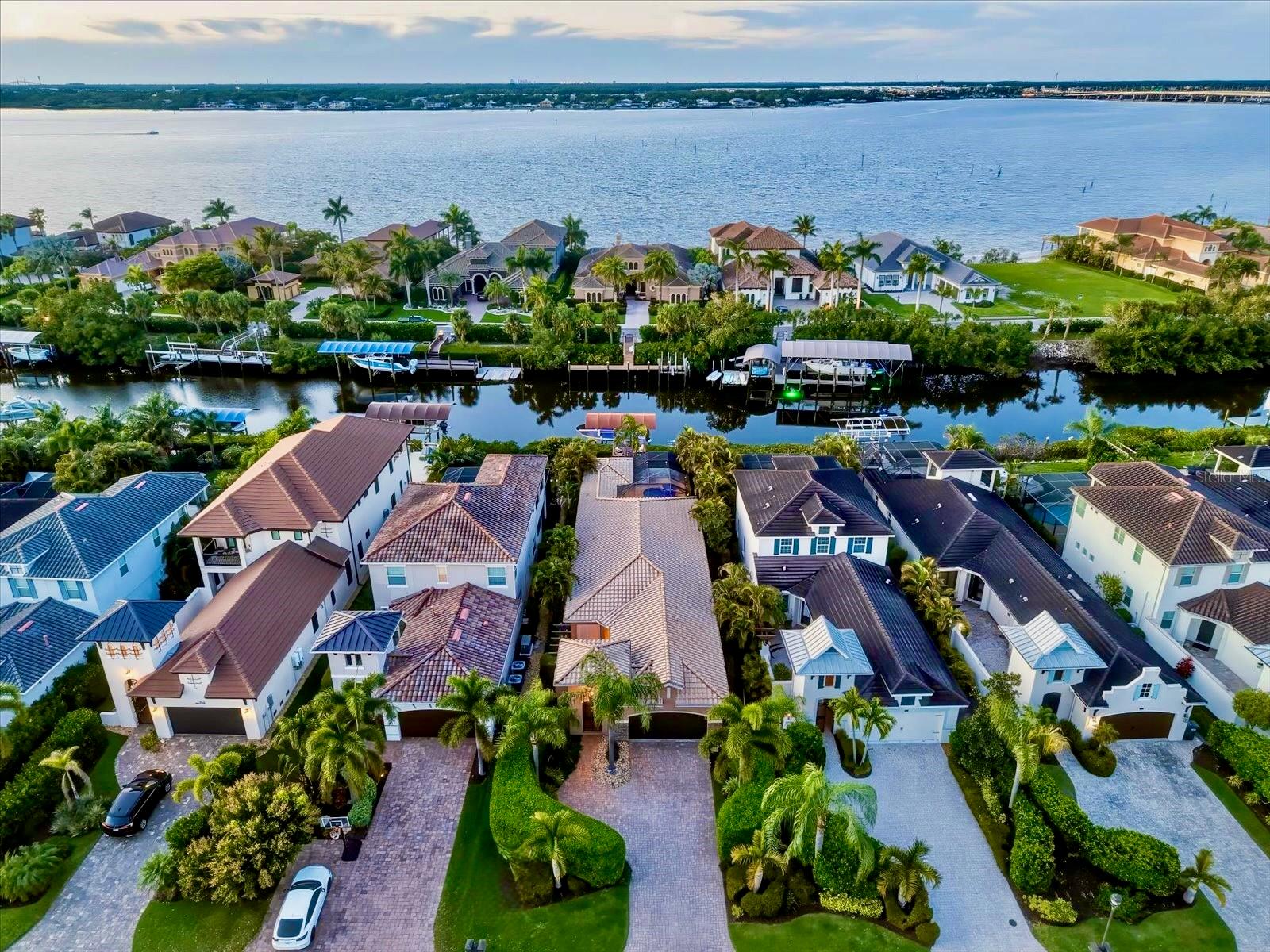 Image 4 of 50 For 4203 5th Avenue Ne