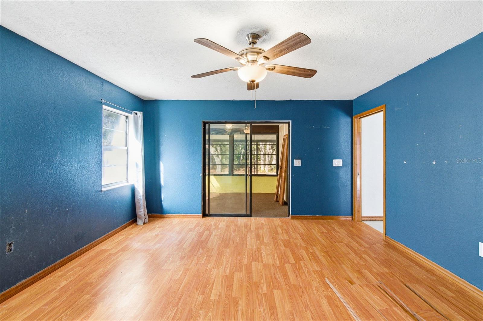 Listing photo id 12 for 18301 Branch Road