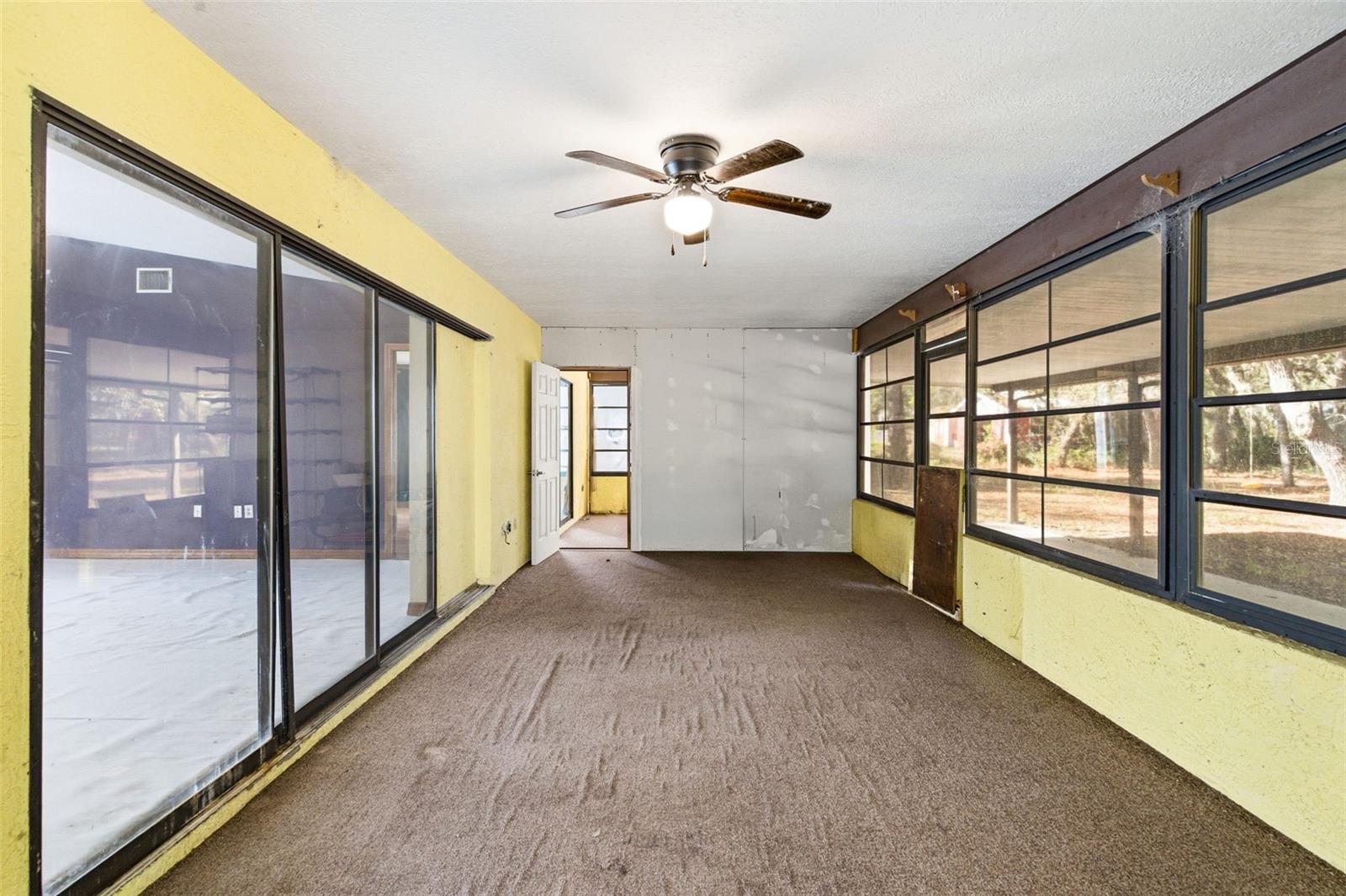 Listing photo id 15 for 18301 Branch Road